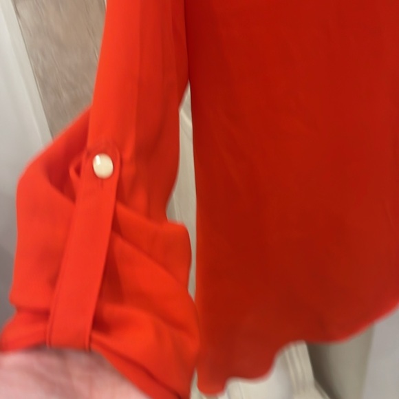 Red high low blouse. Worn once. Size medium - Picture 6 of 7